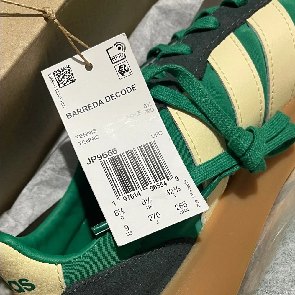 NWT Adidas Men’s Barreda Decode Sneaker Size 9